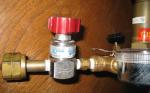 AirCo Regulator and Pressure Gauge, Veriflo Shut off Valve view